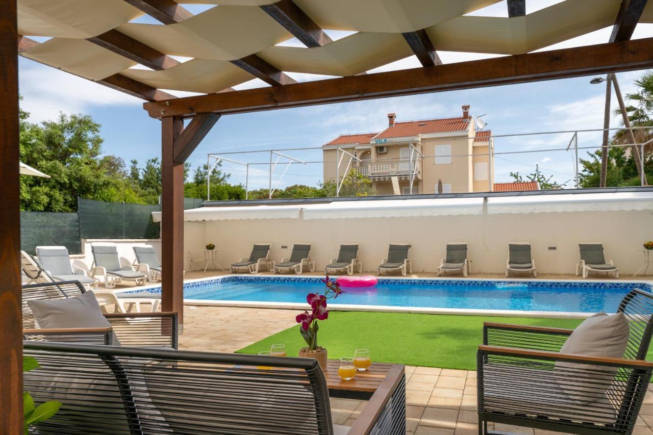 Villa Mirela Petrcane Bagian luar foto