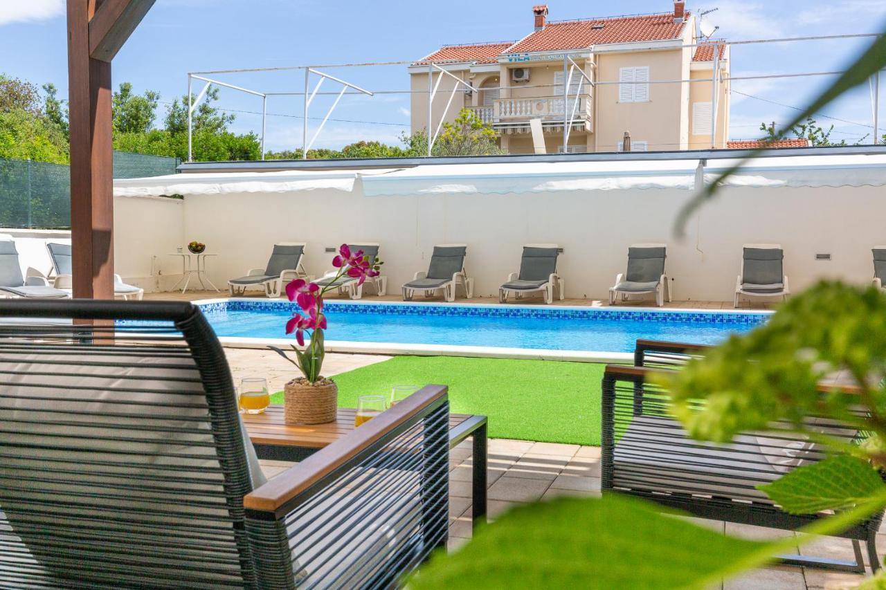 Villa Mirela Petrcane Bagian luar foto