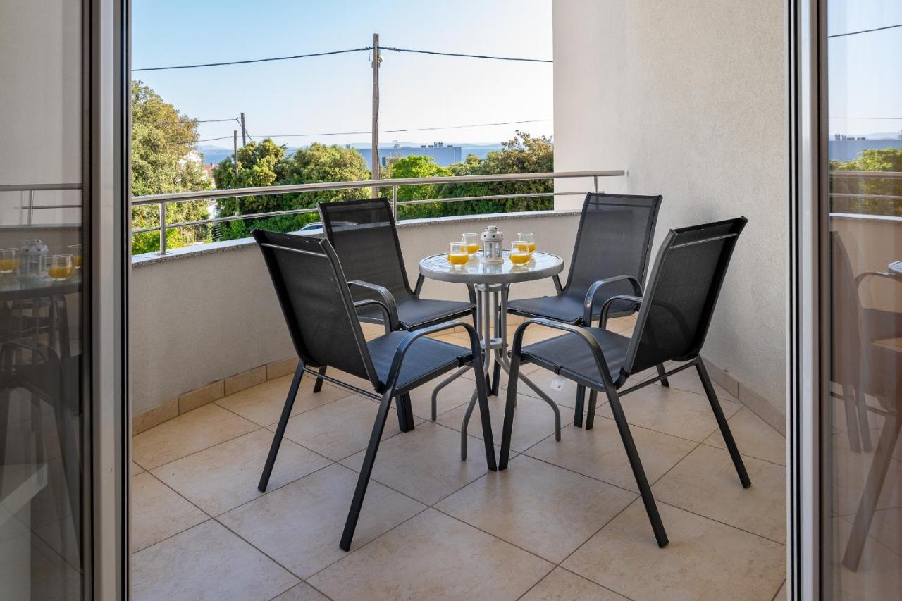 Villa Mirela Petrcane Bagian luar foto